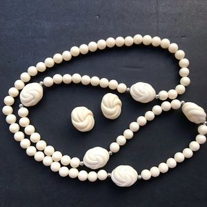 Vintage 80’s Cream Long Necklace and Earring Set